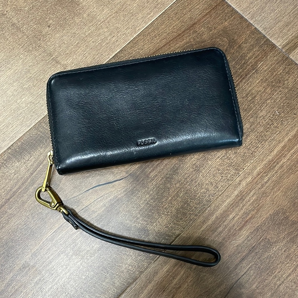 Fossil Wristlet